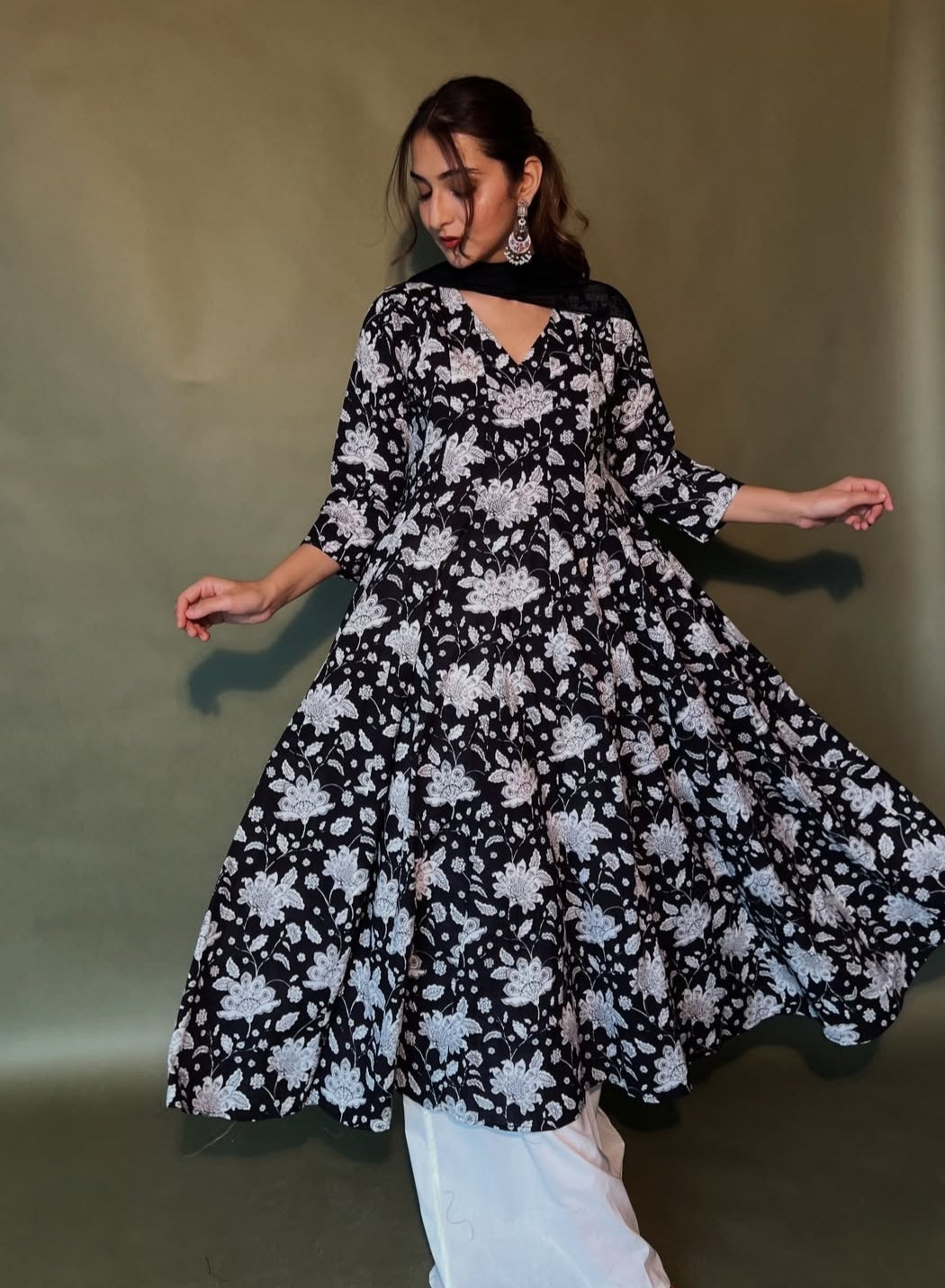 Kashida Black Floral Set
