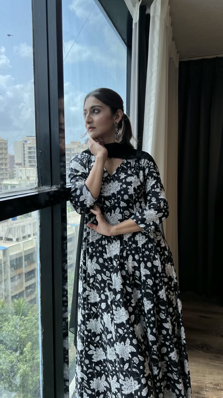 Kashida Black Floral Set